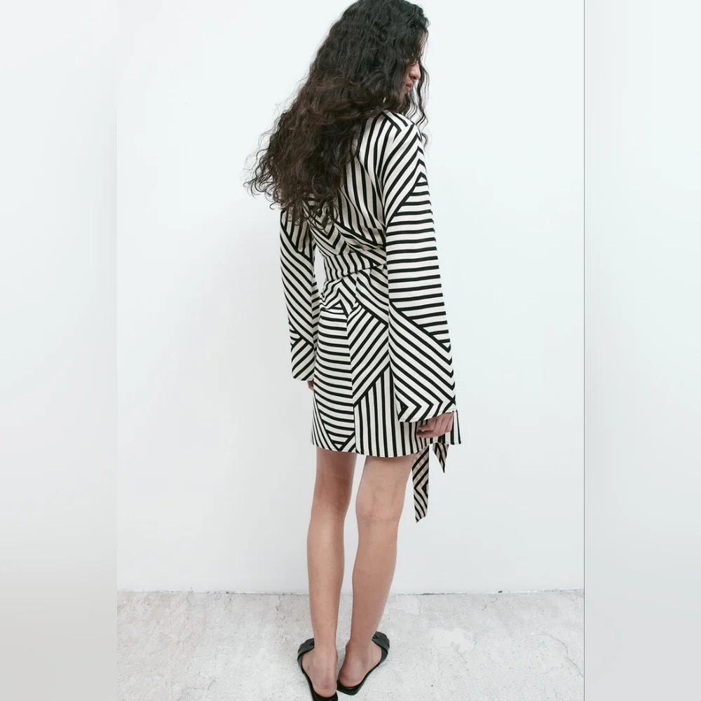 H&M Linen Blend Wrap Dress - Picture 3 of 8